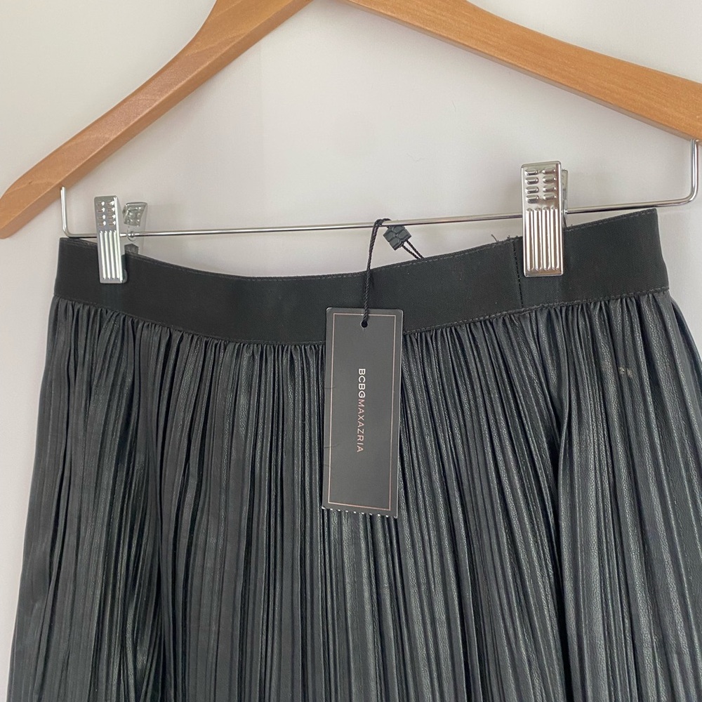BCBG pleated faux elastic waist leather skirt